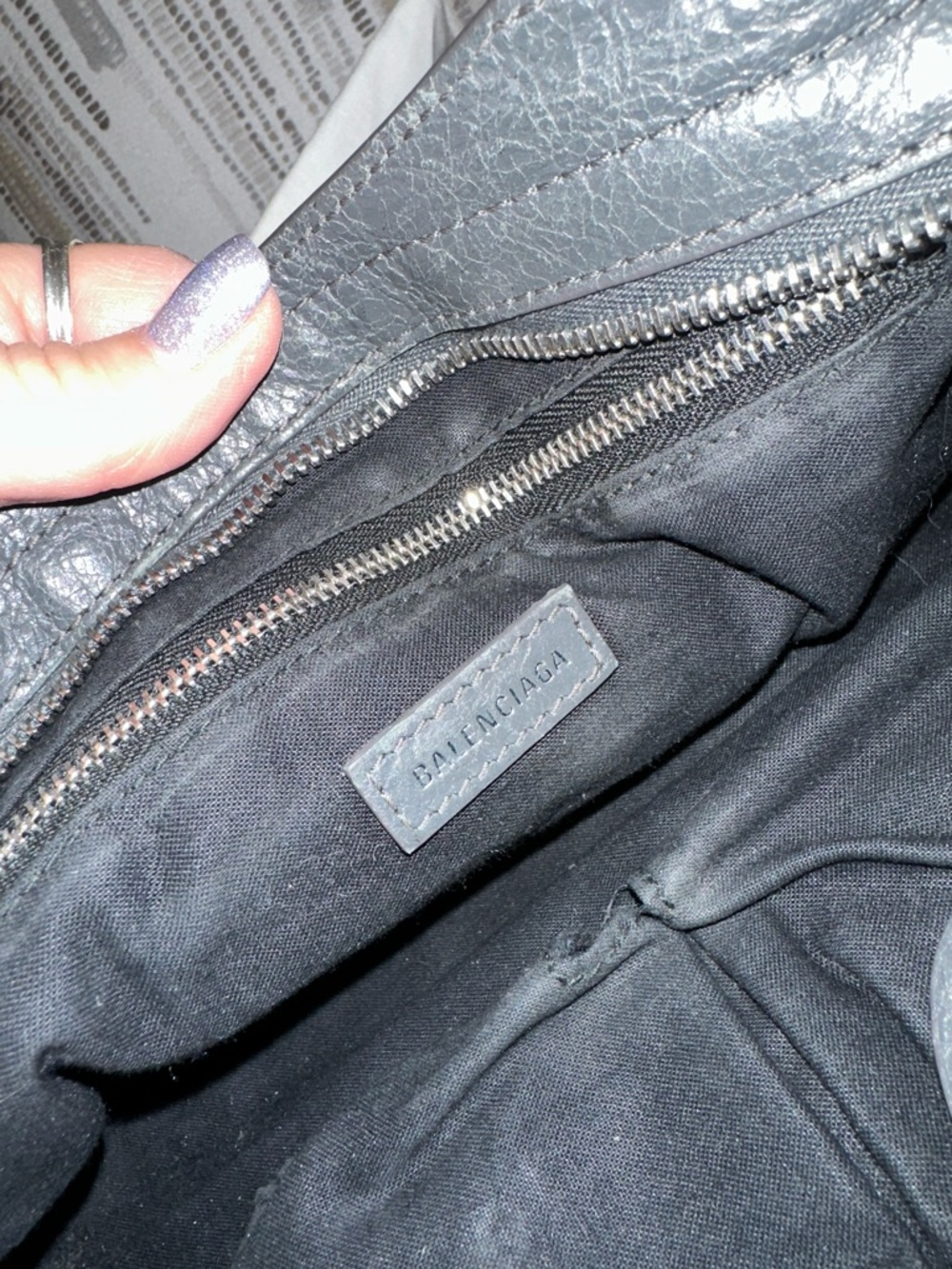 Balenciaga City Bag (small) in volcanic rock. - Picture 3 of 11